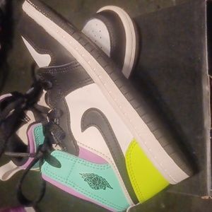 Jordan 1 Mid TD size 9c